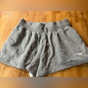 Nike Women's Gray Athletic Shorts - large like new